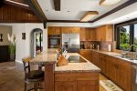 Modern open kitchen fully-equipped for your stay